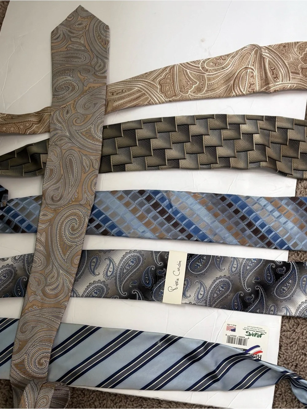 Classic Paisley and Striped Men's Tie - Beige and Blue